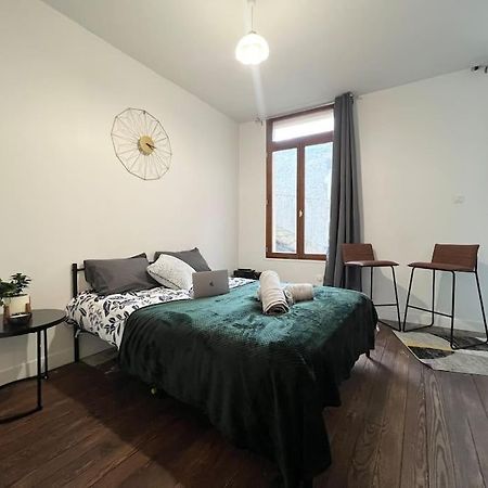 Le Petit Nid A 2 Min Gare / Centre Meulan Apartment Ngoại thất bức ảnh