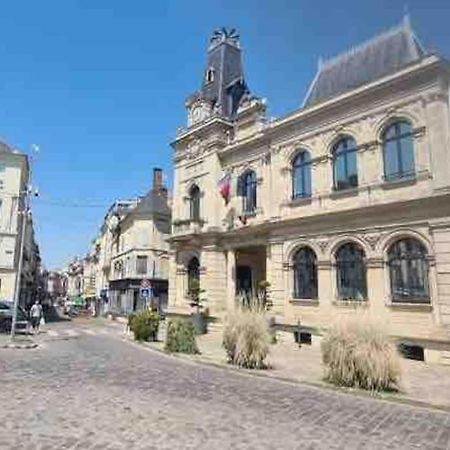 Le Petit Nid A 2 Min Gare / Centre Meulan Apartment Ngoại thất bức ảnh