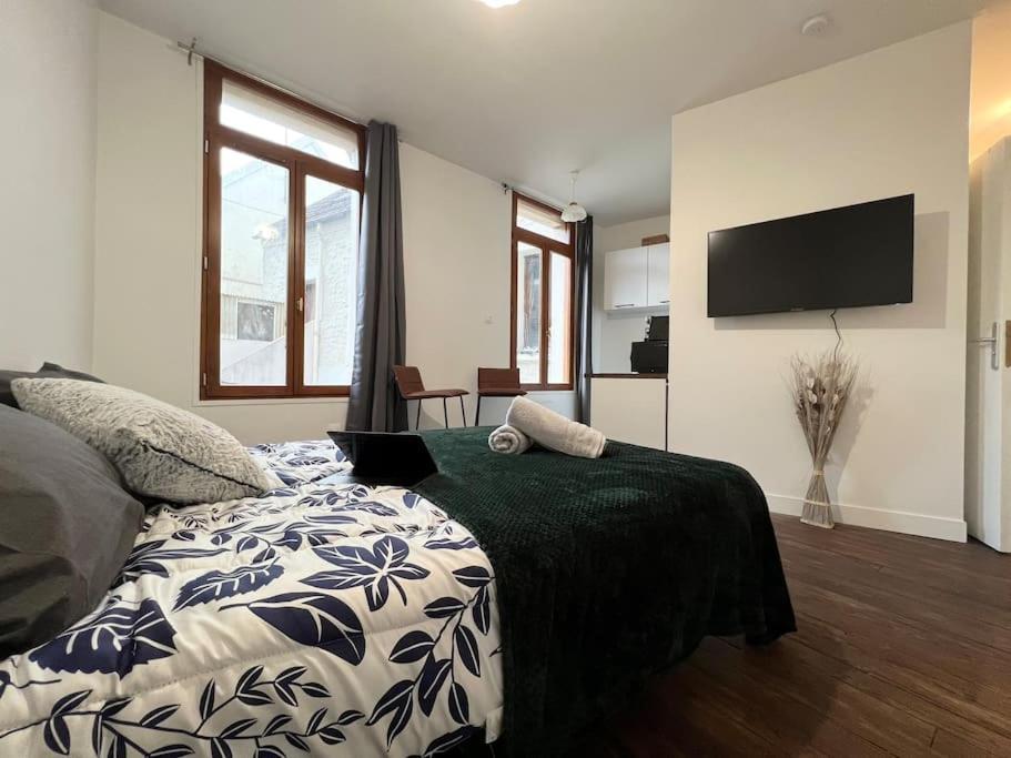 Le Petit Nid A 2 Min Gare / Centre Meulan Apartment Ngoại thất bức ảnh